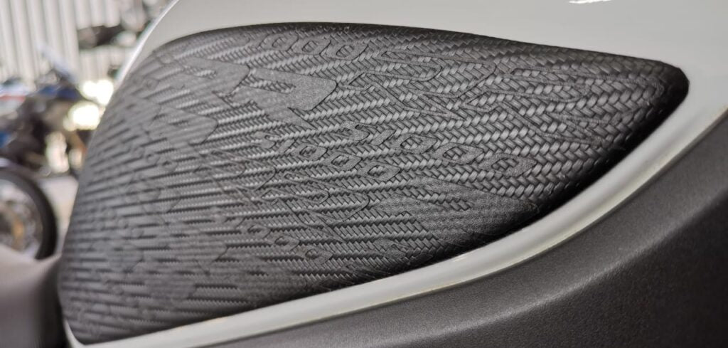 BMW s1000rr & s1000r Tank Grips | Motorcycle Tank Protector