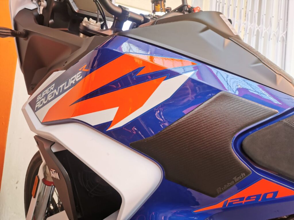 KTM 1290 ADVENTURE S/R KNEE PADS 2021 Knee Pads | Rubbatech motorcycle tank protector RoadCarver