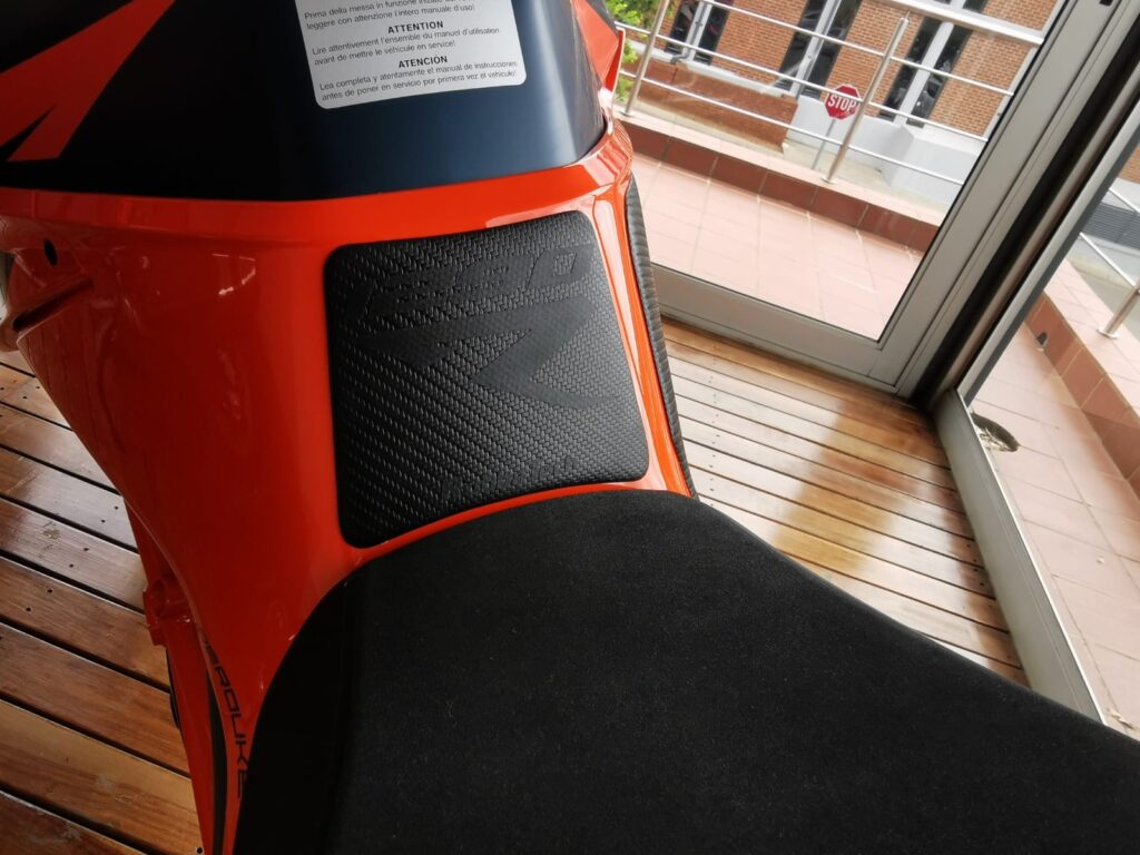 KTM Super Duke 1290R 2020 Tank Pads | Rubbatech motorcycle tank protector RoadCarver